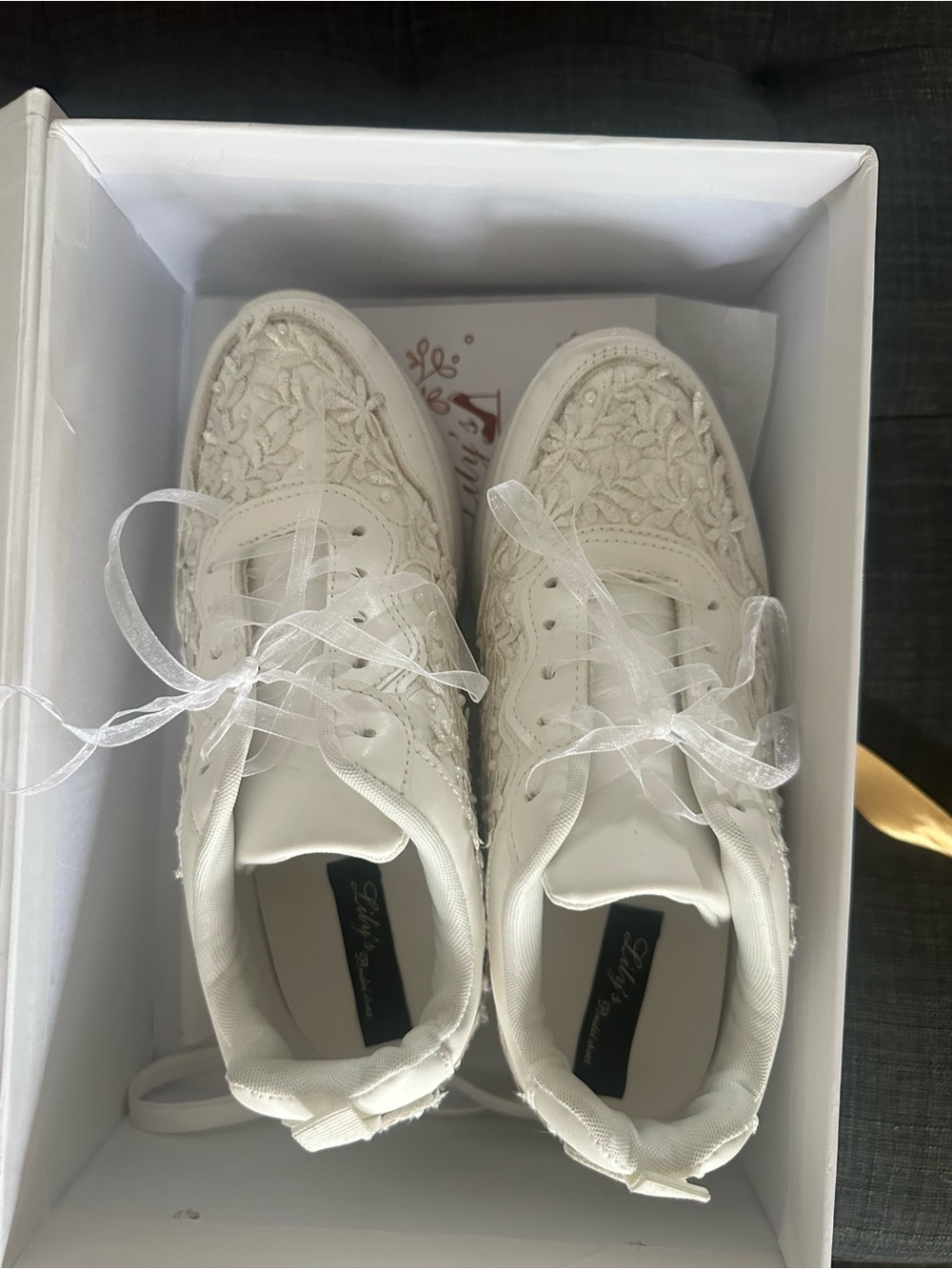 Lace-Embellished White Women's Fashion Sneakers